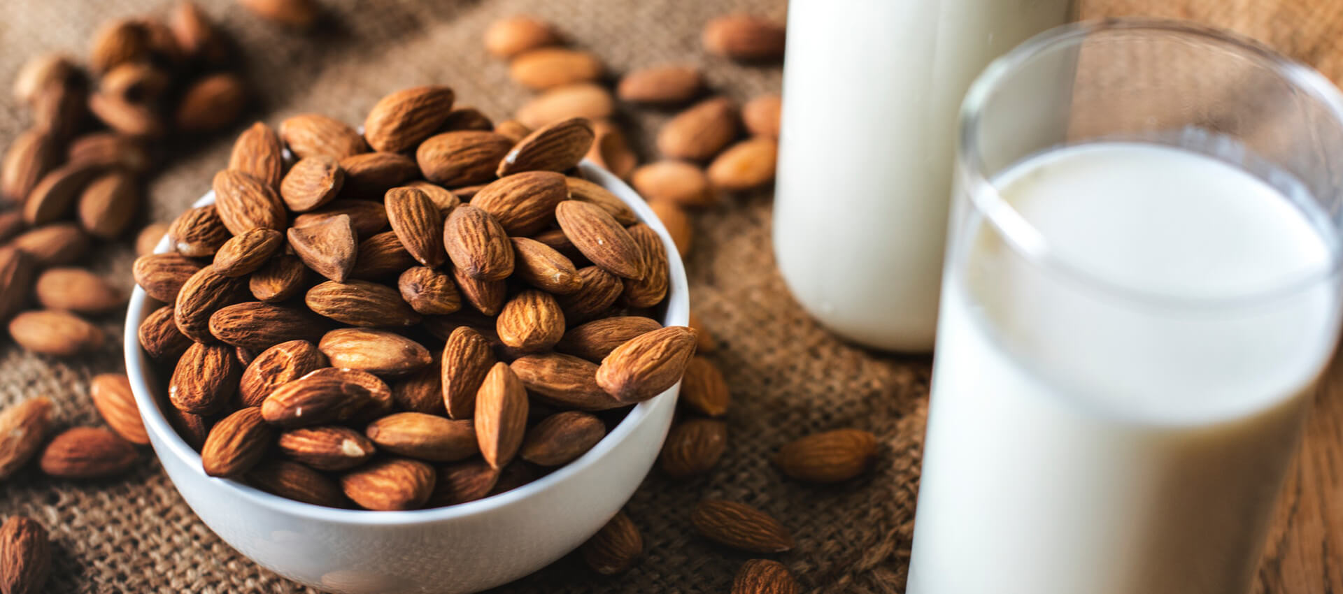 almendras y bebidas vegetales