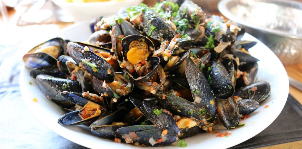 plato de mejillones